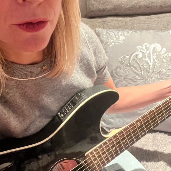 Meet your Posher, Eve - Picture 2 of 3